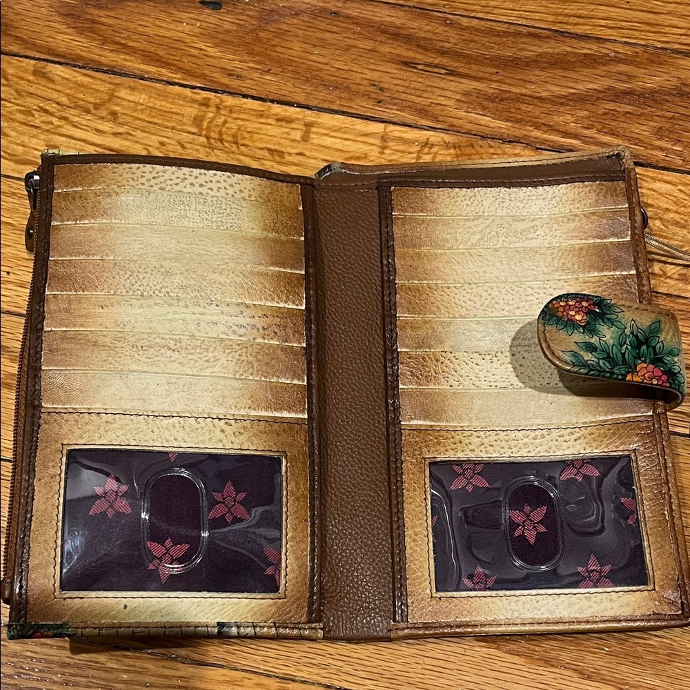 Anuschka Painted Leather Organizer Wallet on a String - Picture 4 of 10